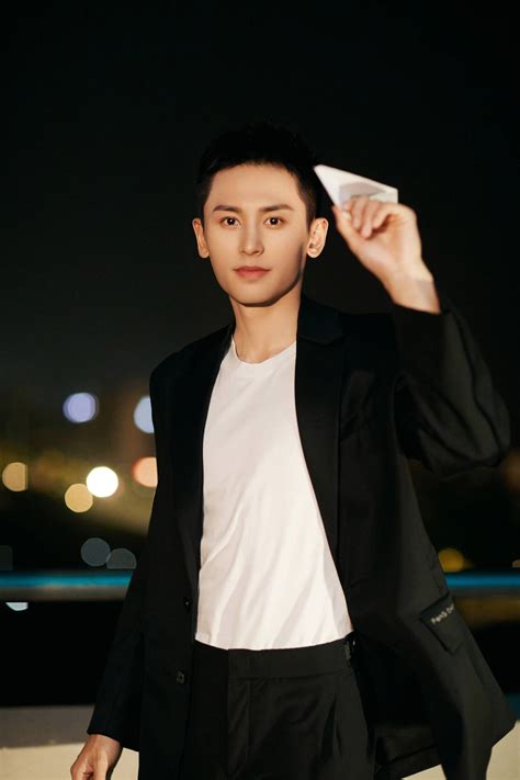 张哲翰壁纸图片