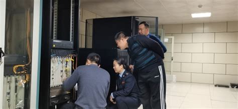 国网宁夏固原供电公司：首个智能服务机器人在电力营业厅“上岗”__财经头条