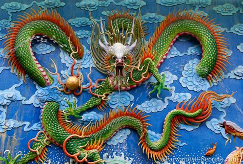 Chinese Dragon Symbol Meaning And Mythology Explained LoveToKnow ...