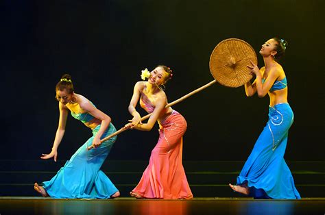 2017年北京大学生舞蹈节 北京师范大学舞蹈系《告白》现当代舞展演