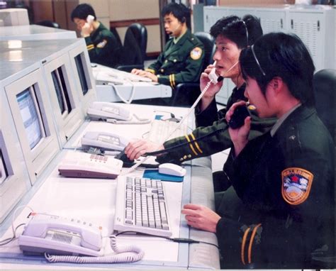 35年受理报警求助过亿宗，每分钟10个电话打进广州110