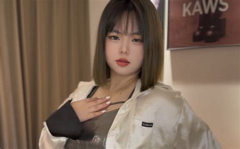 黄色战袍熊黛林图片