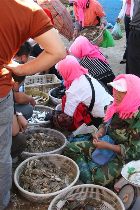 湖北荆州：鲜鱼供市场-人民图片网