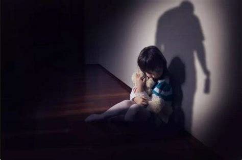 女童遭父母残忍殴打 该将保护儿童的关口前移了|家庭暴力|孩子|女童_新浪育儿_新浪网