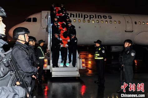 陕西警方从菲律宾押解301名电信网络诈骗犯罪嫌疑人回国 - 国内动态 - 华声新闻 - 华声在线