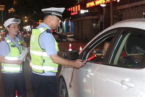 畅行中国，交警同行 | 这个假期向坚守岗位的人致敬_澎湃号·政务_澎湃新闻-The Paper