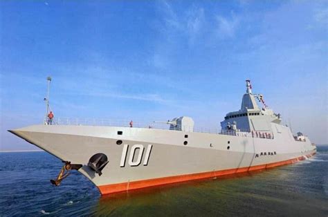 解放军新型护卫舰海试 开足马力在海上狂飙 - 青岛新闻网