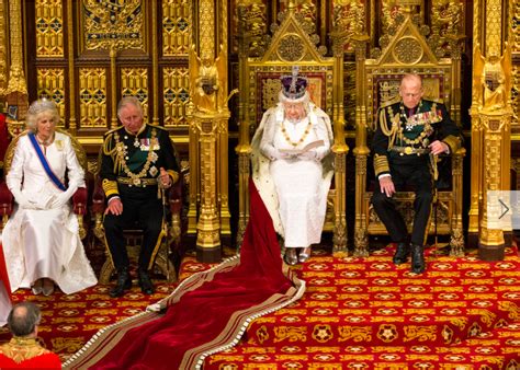 美媒梳理英国新的王位继承顺序__财经头条
