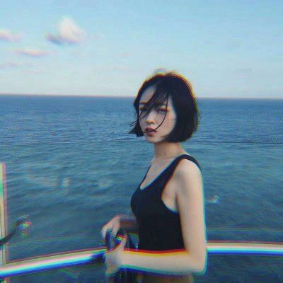 头像女生温柔唯美海边