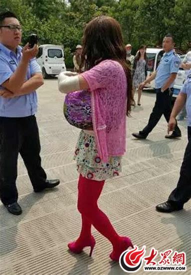 重庆警方通报女生校内如厕视频被兜售：照片系拼接 校内未发现偷拍设备_手机新浪网