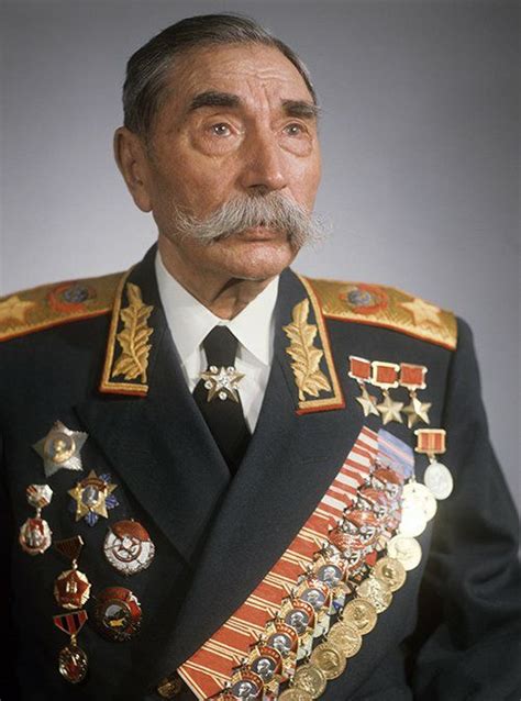 二战旧影：苏联元帅朱可夫在柏林_历史频道_凤凰网