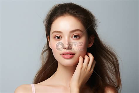 两手托腮甜美女生头像