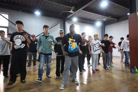 【历史时刻】北京舞蹈学院中国街舞文化研究中心正式成立！