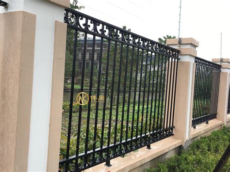 环保型组装型铁艺栏杆与传统铁艺栏杆相比的优势_河南源丰铁艺有限公司