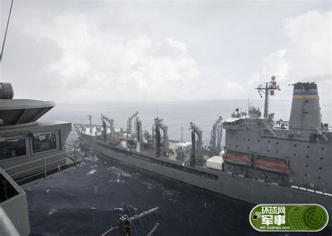 美军发布里根号航母在南海照片