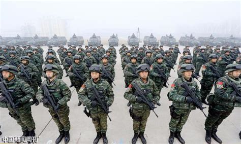俄罗斯迎接中国赴俄参加演习的雪豹突击队_新浪图集_新浪网