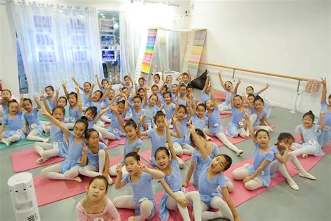 一组中学生舞蹈队 091226（15图） - 舞蹈图片 - Powered by Chinadance.cn!