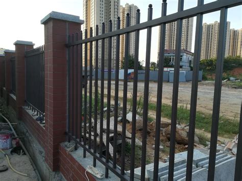 围墙护栏31_福州波形护栏|福州防撞护栏|福州护栏厂家|福州市政护栏_福州维航护栏板|福州维航金属制品有限公司