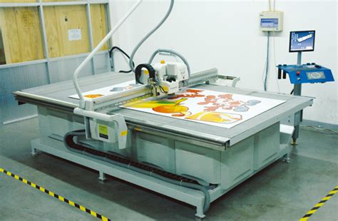 多功能切样机生产设备_苏州市宏大彩印包装印务有限公司