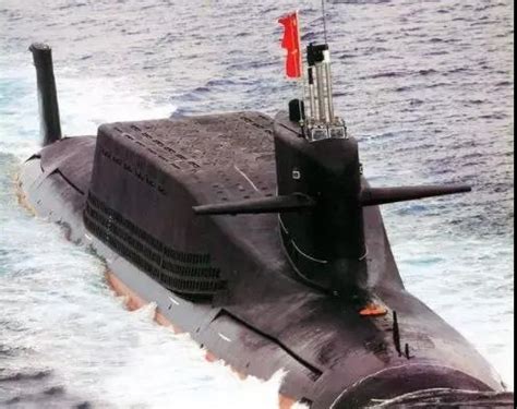 中国神秘的098型核潜艇终于亮相了，满载排水量达25000吨