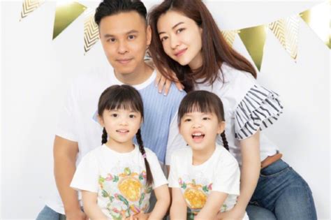 熊黛林女儿穿衣打扮图片