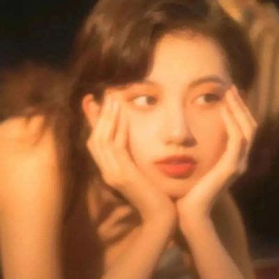 温柔暖色系头像女生