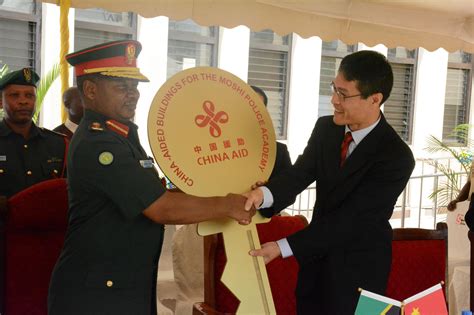 中国援建坦桑尼亚摩西警校扩建项目交接仪式隆重举行