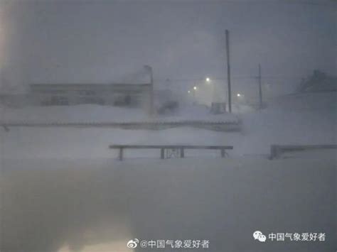 北方这拨暴雪到底有多大？内蒙古通辽房屋被雪掩埋，可能引发白灾