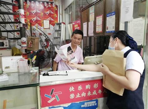 兴义农商银行：抓住外出务工人员返乡高峰期，积极宣传推广三代社保卡