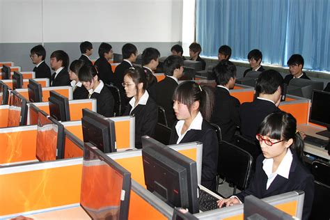 新生故事_电脑IT培训_陕西(西安)新华电脑软件学校官方网站