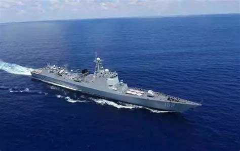 中国又一壮举：两艘万吨级055驱逐舰同日在大连下水 - 国内动态 - 华声新闻 - 华声在线