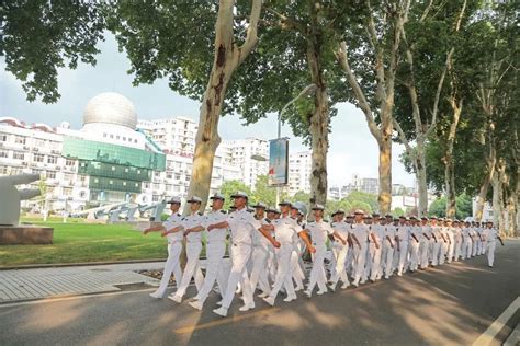 校领导带队走访海军工程大学