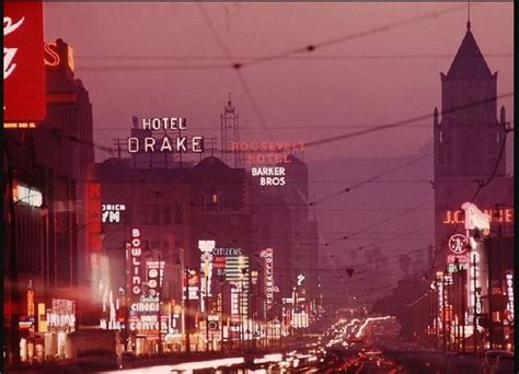 老照片：40年代繁华的美国洛杉矶，唐人街的华人们都很富裕