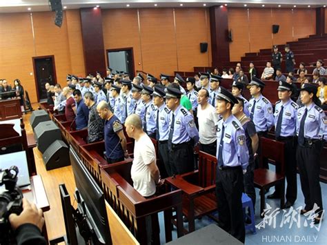 沪昆高速特大爆燃事故致54死 湖南多名公职人员获刑|界面新闻 · 中国