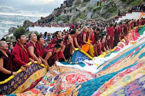 西藏扎什伦布寺举行立经杆仪式_时图_图片频道_云南网