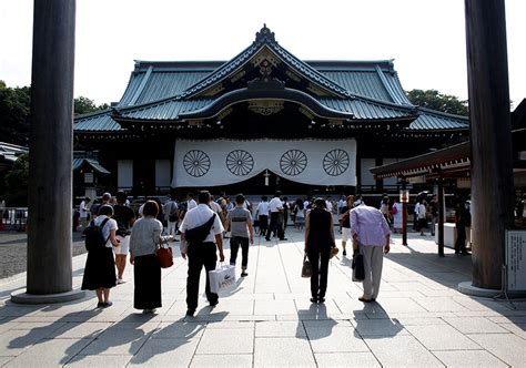 日本现任政府官员参拜靖国神社（组图）_第一金融网