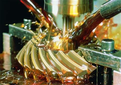 切削液|切削油|磨削油|玻尔科技-功能性化学品专家