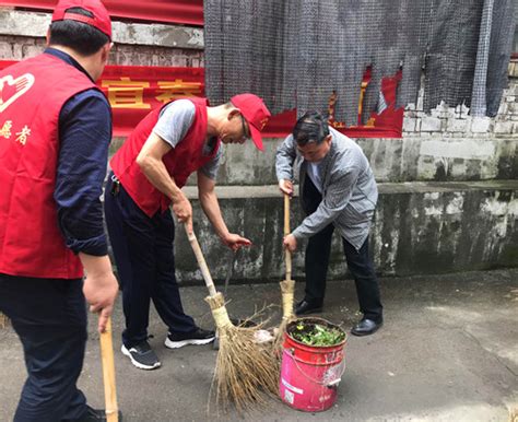 徐闻县政府门户网站- 志愿者义务上街打扫卫生助力徐闻创文工作