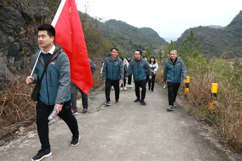 勇攀高峰！贵州医科大学毕业登山活动将攀登四姑娘山大峰 - 当代先锋网 - 要闻