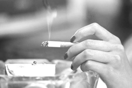 女生抽烟有哪些坏处？抽烟对女生的影响有哪些？