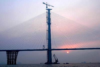 横跨天堑的沪苏通长江公铁大桥创造了多个“世界之最”！_我苏网
