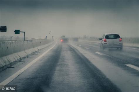 哈尔滨近日多雨，暴雨天气的车辆驾驶技巧-新浪汽车
