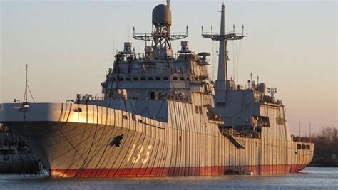 俄罗斯首艘23550型破冰巡逻舰“伊万·帕帕宁”号下水—飞翔船窝资讯