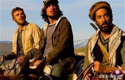 老照片 阿富汗战争中的游击队 肩扛毒刺式导弹|阿富汗战争|游击队|阿富汗_新浪新闻