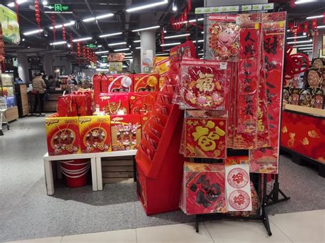 超市年货街提前预热 盒马年货节喜庆上线_云南网