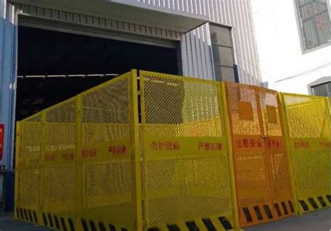 拉萨工地基坑临边安全围栏建筑工地临时楼层临边防护栏建筑施工防护网|价格|厂家|多少钱-全球塑胶网