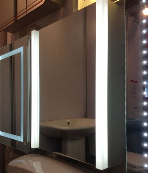 厂家直销铝合金镜柜 时尚LED浴室镜柜 带欧式插座【价格，厂家 ...