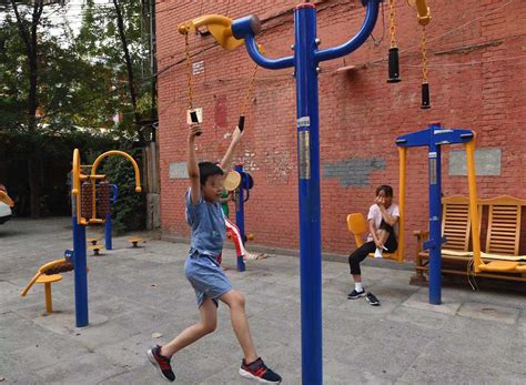 社区的健身设施适合你家娃吗？我们找遍北京发现…_手机新浪网