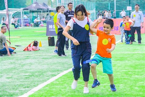 拓展训练团队游戏【两人三足】_草原团建游戏_坝上草原那些事儿