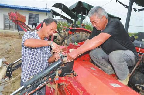 抢修农机，确保收割安全-随县人民政府门户网站